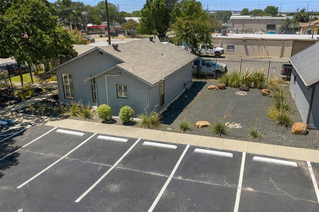 2655 Myrtle Springs Avenue, Dallas, TX 75220 2655 Myrtle Springs Avenue, Dallas, TX 75220