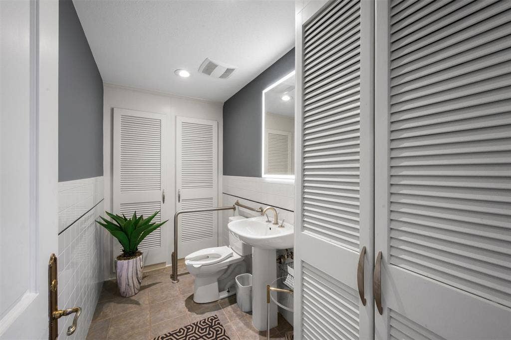 2655 Myrtle Springs Avenue, Dallas, TX 75220 2655 Myrtle Springs Avenue, Dallas, TX 75220