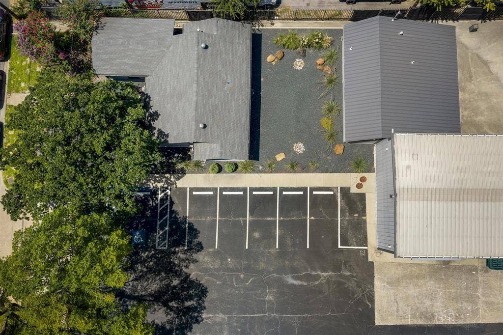 2655 Myrtle Springs Avenue, Dallas, TX 75220 2655 Myrtle Springs Avenue, Dallas, TX 75220