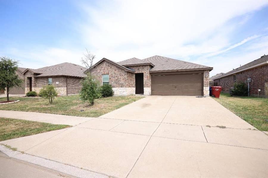 Property photo for 904 Basswood Lane, Royse City, TX