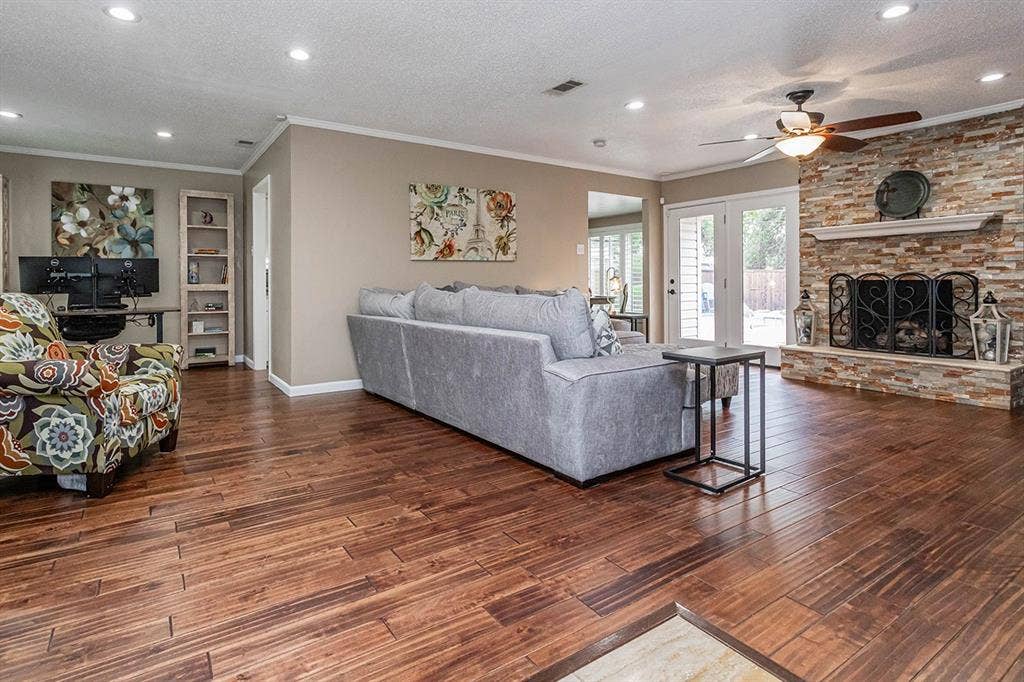 3140 La Kenta Circle, Farmers Branch, TX 75234 3140 La Kenta Circle, Farmers Branch, TX 75234