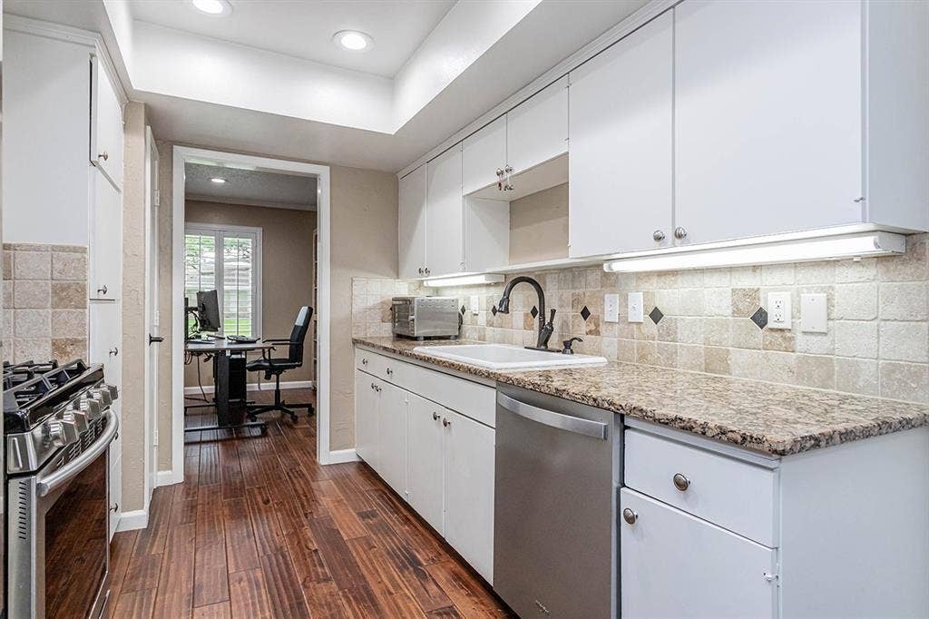 3140 La Kenta Circle, Farmers Branch, TX 75234 3140 La Kenta Circle, Farmers Branch, TX 75234