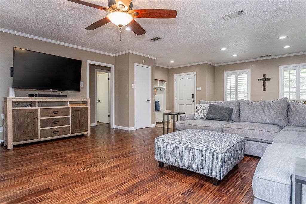 3140 La Kenta Circle, Farmers Branch, TX 75234 3140 La Kenta Circle, Farmers Branch, TX 75234