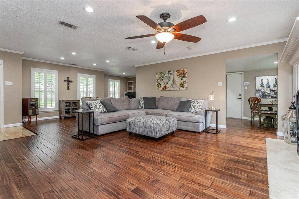 3140 La Kenta Circle, Farmers Branch, TX 75234 3140 La Kenta Circle, Farmers Branch, TX 75234