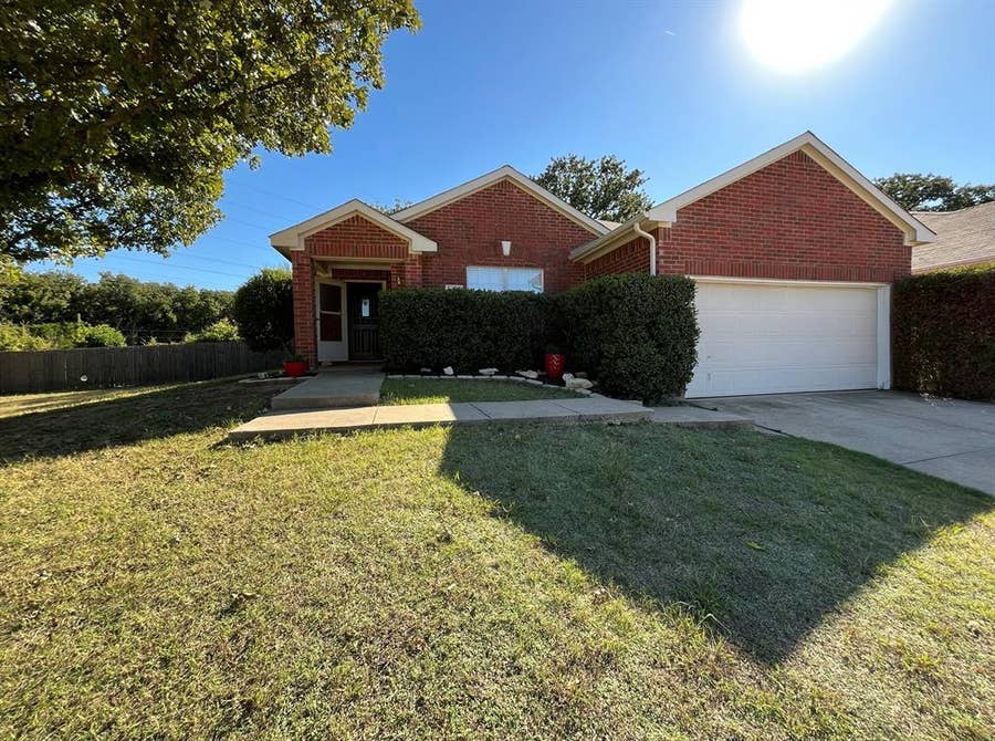 Property photo for 8020 Montecito Drive, Denton, TX