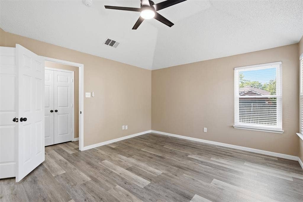 1301 Mill Wood Lane, Garland, TX 75040 ENTRANCE TO PRIMARY BEDROOM