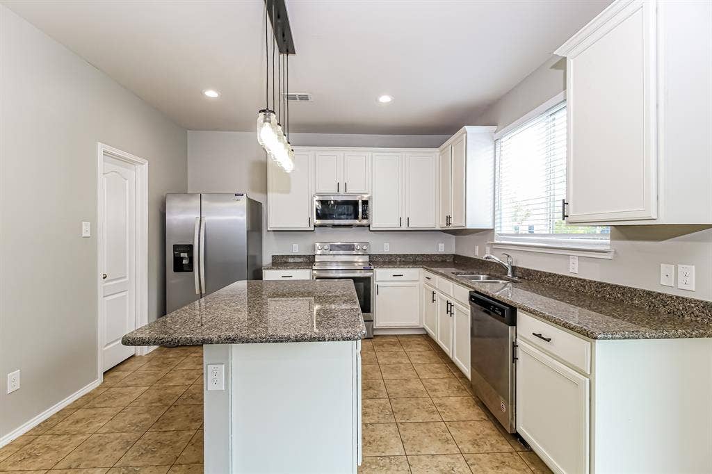 2209 Windsor Farms Drive, Denton, TX 76207 2209 Windsor Farms Drive, Denton, TX 76207