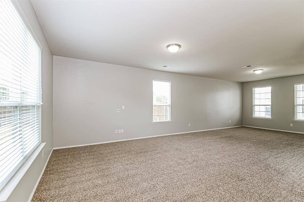 2209 Windsor Farms Drive, Denton, TX 76207 2209 Windsor Farms Drive, Denton, TX 76207