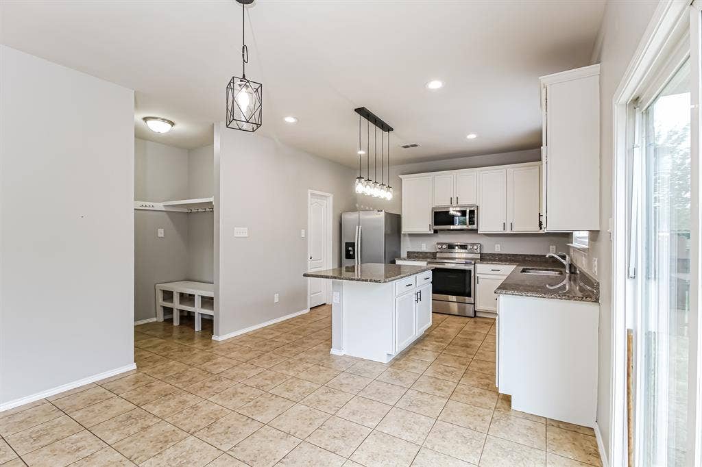 2209 Windsor Farms Drive, Denton, TX 76207 2209 Windsor Farms Drive, Denton, TX 76207
