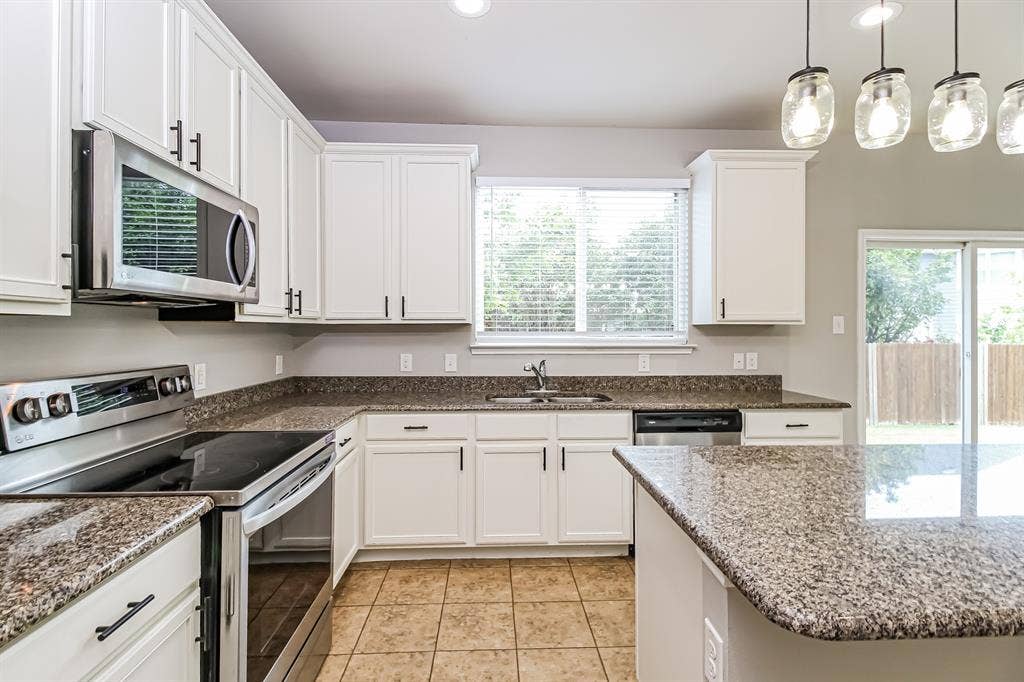 2209 Windsor Farms Drive, Denton, TX 76207 2209 Windsor Farms Drive, Denton, TX 76207