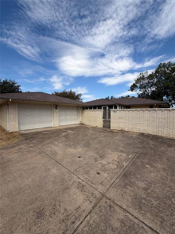 1410 Lexington Drive, Garland, TX 75041 1410 Lexington Drive, Garland, TX 75041