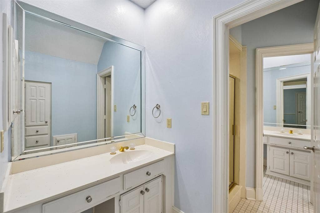 32 Victoria Drive, Rowlett, TX 75088 32 Victoria Drive, Rowlett, TX 75088