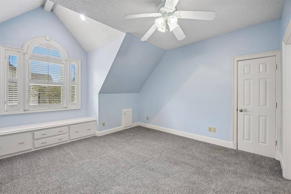 32 Victoria Drive, Rowlett, TX 75088 32 Victoria Drive, Rowlett, TX 75088