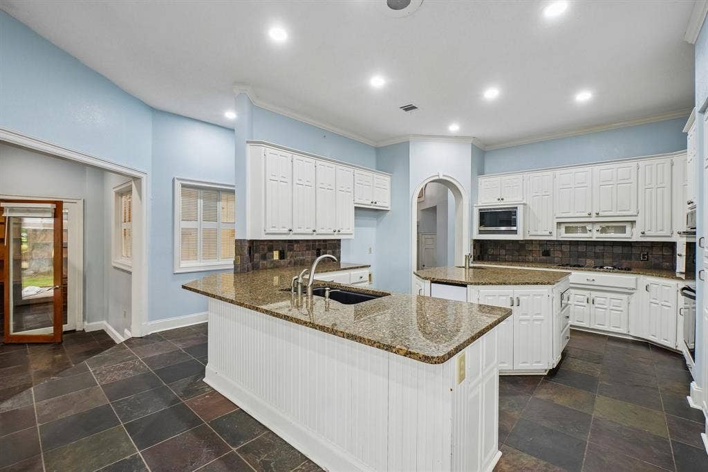 32 Victoria Drive, Rowlett, TX 75088 32 Victoria Drive, Rowlett, TX 75088