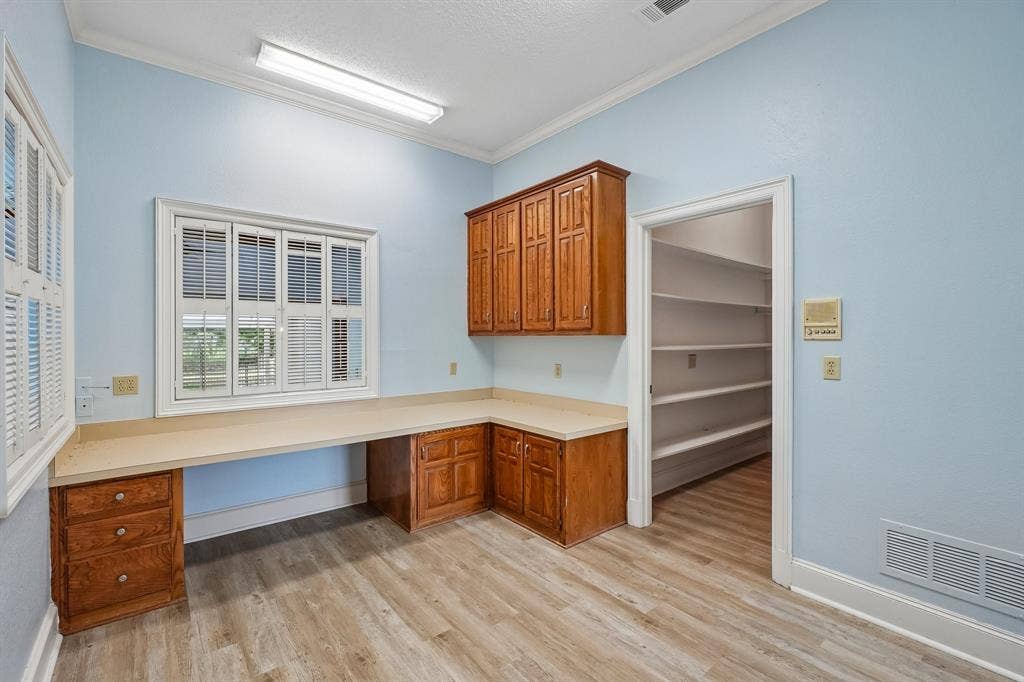 32 Victoria Drive, Rowlett, TX 75088 32 Victoria Drive, Rowlett, TX 75088
