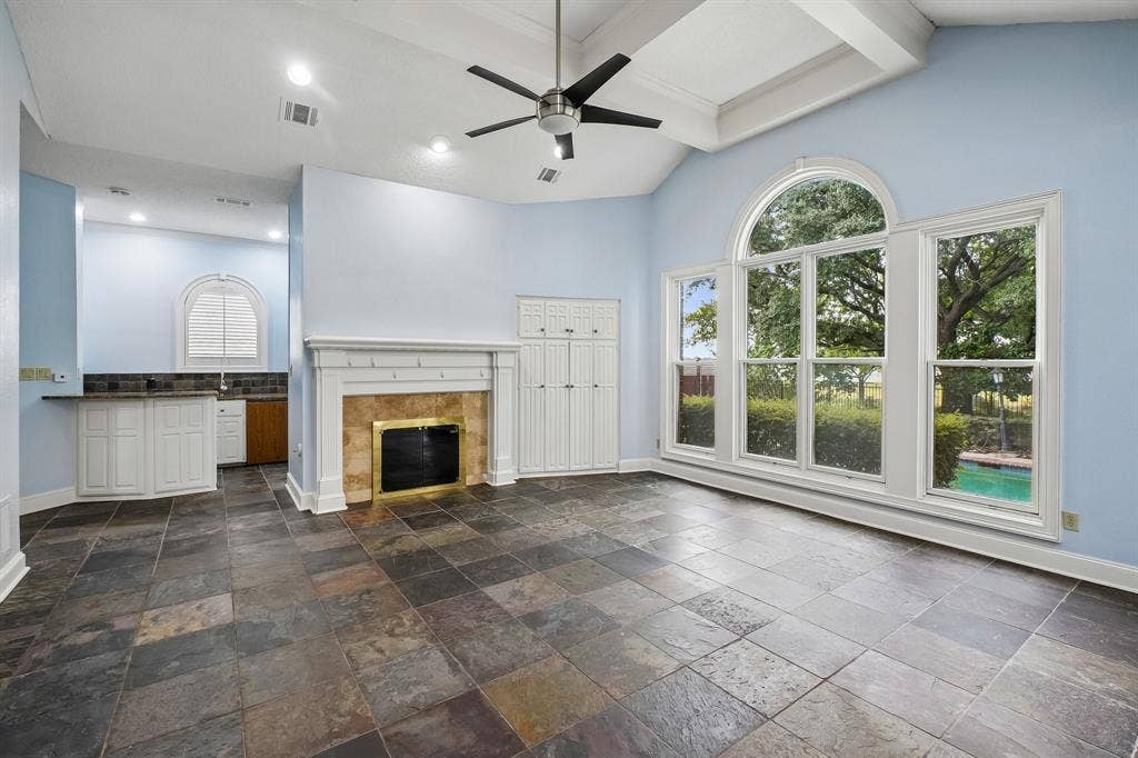 32 Victoria Drive, Rowlett, TX 75088 32 Victoria Drive, Rowlett, TX 75088