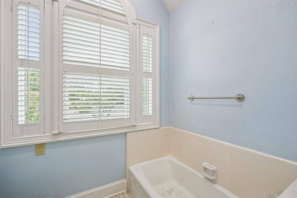 32 Victoria Drive, Rowlett, TX 75088 32 Victoria Drive, Rowlett, TX 75088