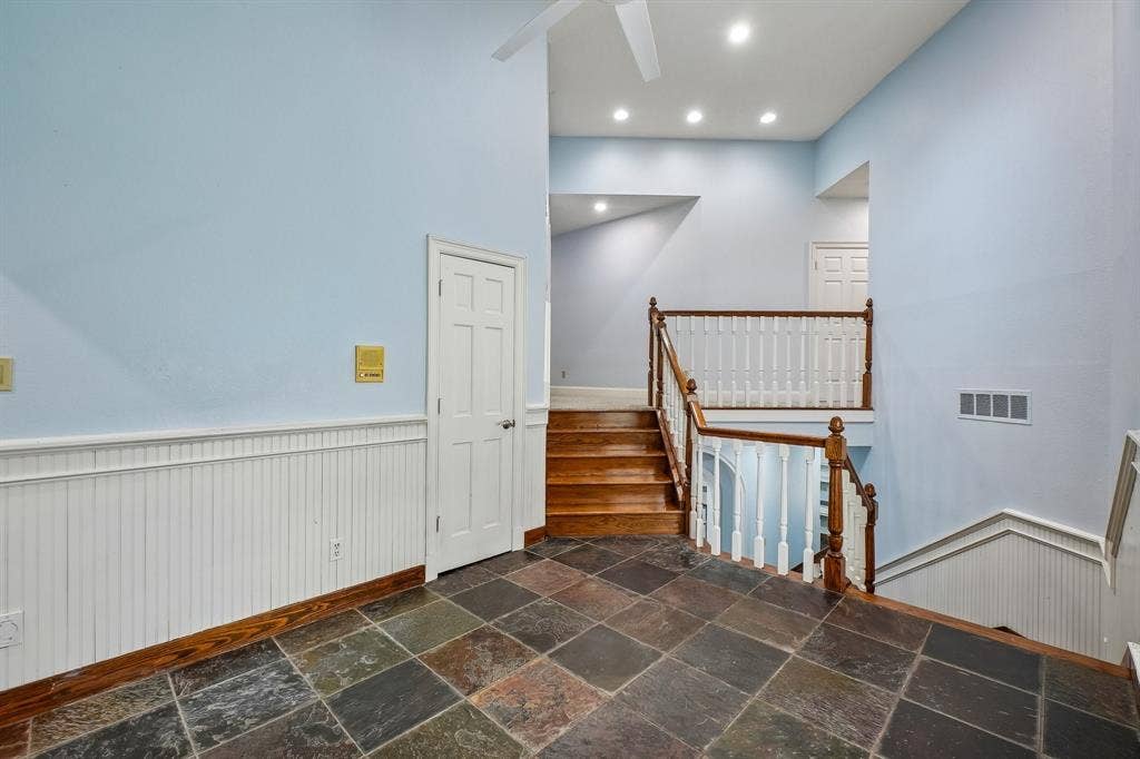 32 Victoria Drive, Rowlett, TX 75088 32 Victoria Drive, Rowlett, TX 75088