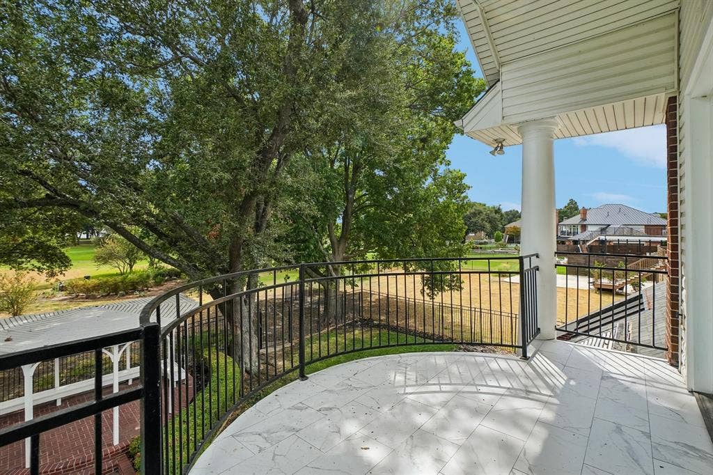 32 Victoria Drive, Rowlett, TX 75088 32 Victoria Drive, Rowlett, TX 75088