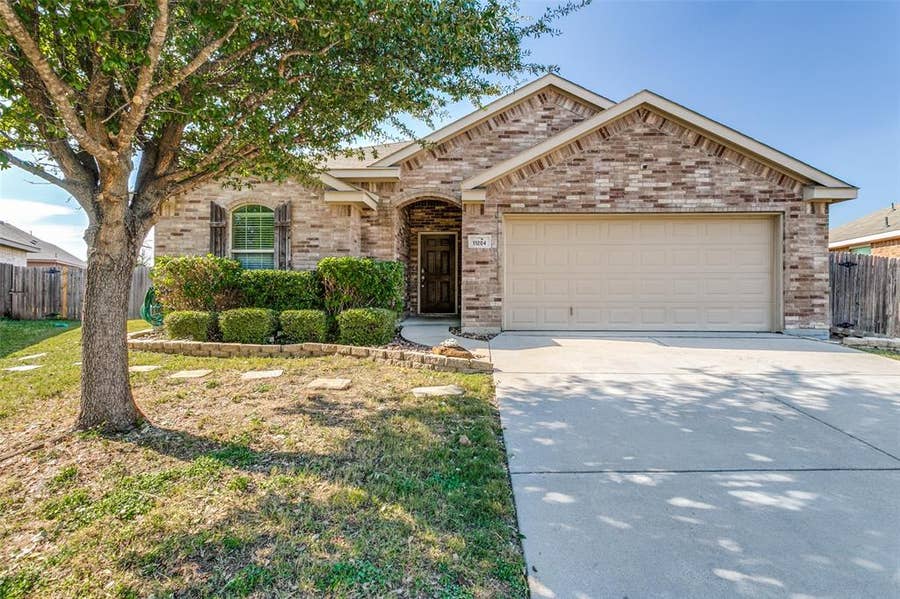 Property photo for 11204 Beechgrove Court, Fort Worth, TX