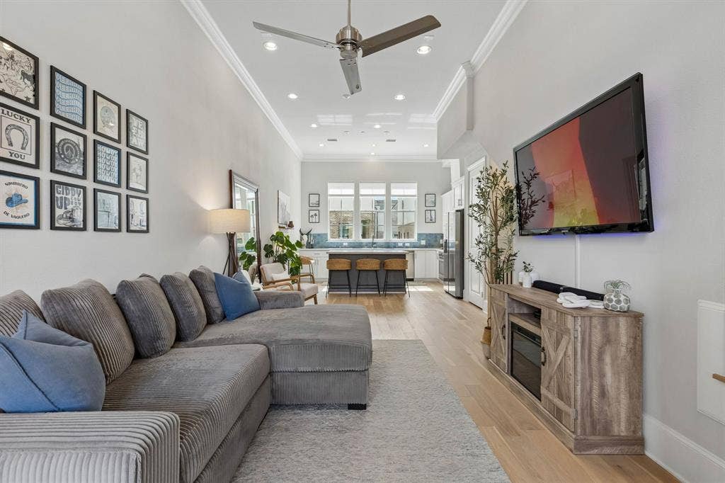 651 Baugh Drive, Irving, TX 75039 651 Baugh Drive, Irving, TX 75039