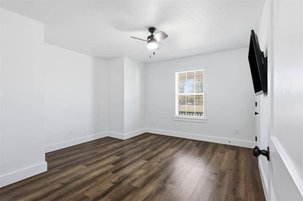 secondary bedroom