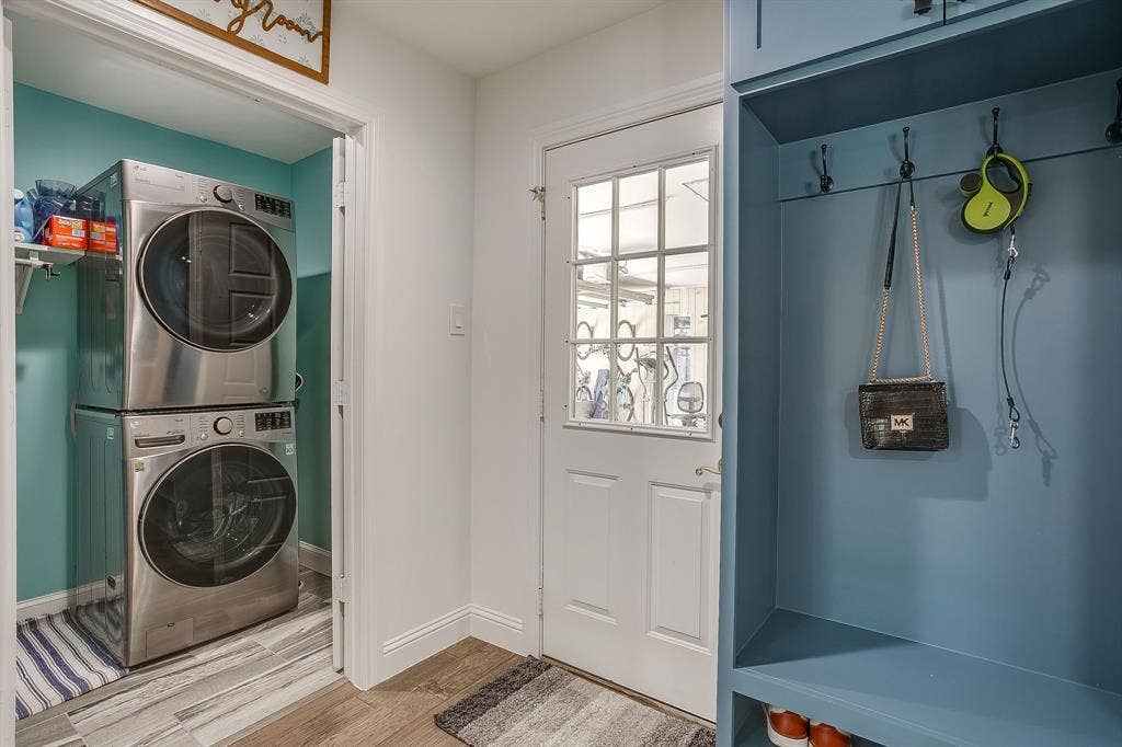 400 Glenn Drive, Hurst, TX 76053 400 Glenn Drive, Hurst, TX 76053