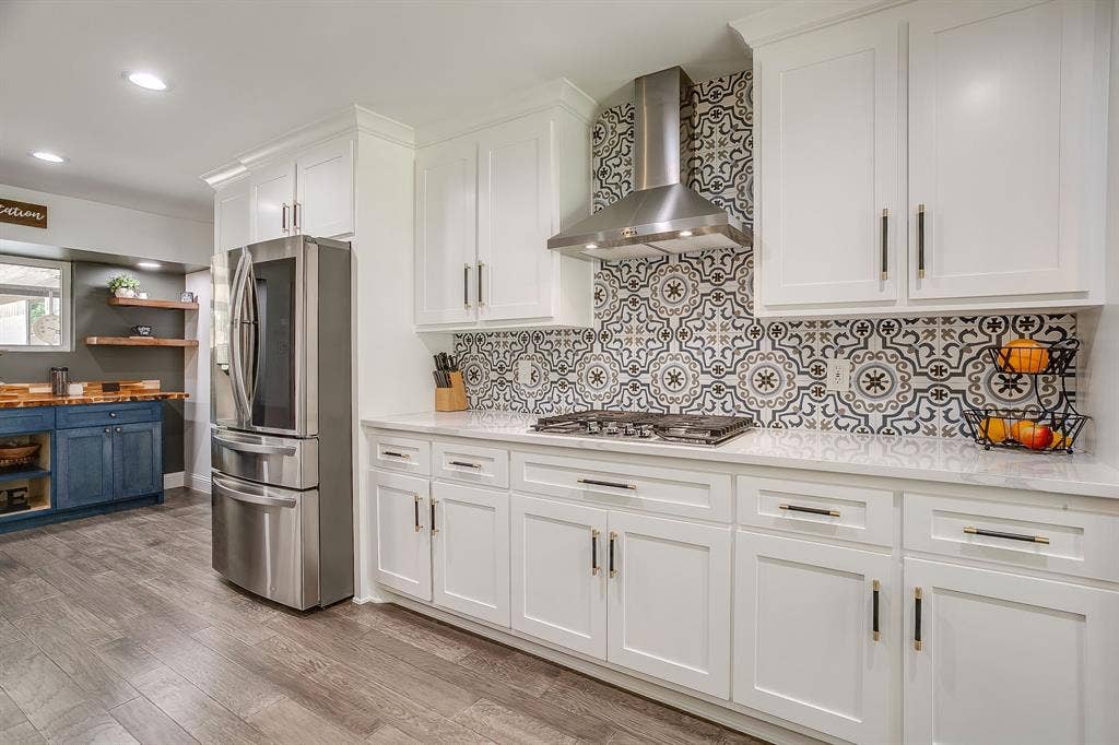 400 Glenn Drive, Hurst, TX 76053 400 Glenn Drive, Hurst, TX 76053