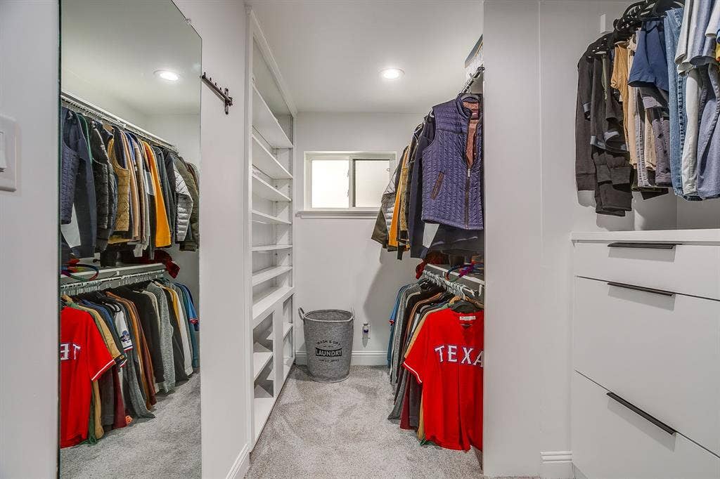 400 Glenn Drive, Hurst, TX 76053 400 Glenn Drive, Hurst, TX 76053