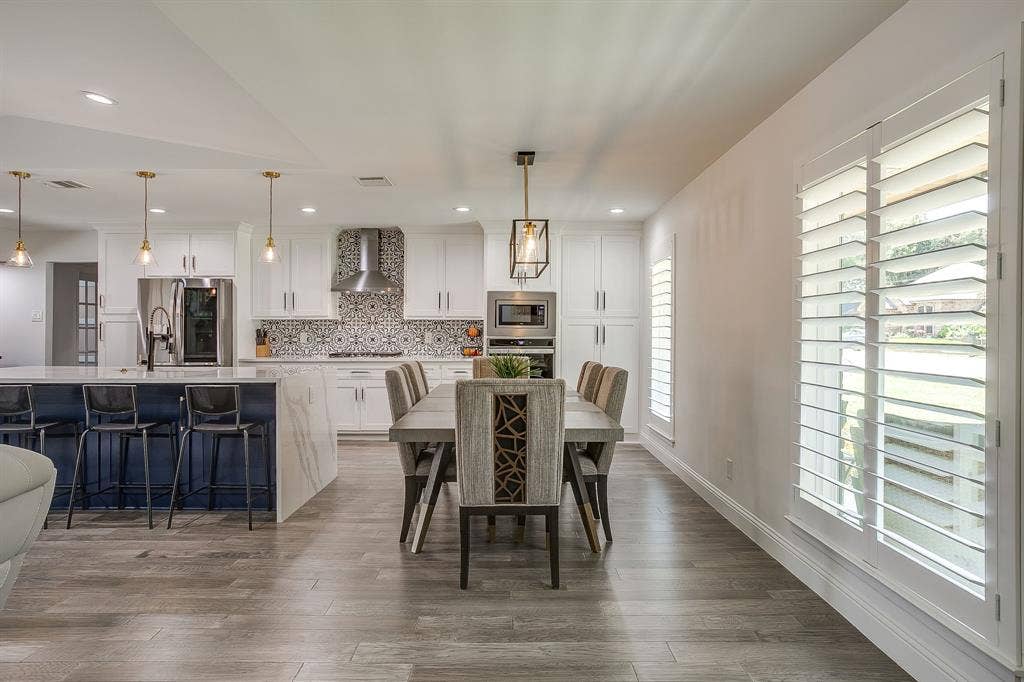 400 Glenn Drive, Hurst, TX 76053 400 Glenn Drive, Hurst, TX 76053