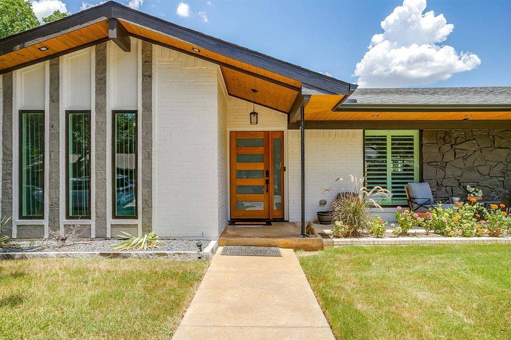 400 Glenn Drive, Hurst, TX 76053 400 Glenn Drive, Hurst, TX 76053
