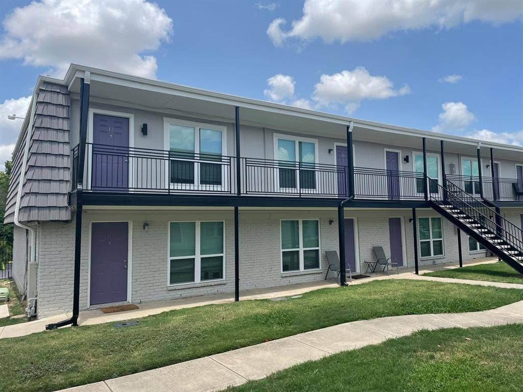 2200 W Lowden Street, #5, Fort Worth, TX 76110 2200 W Lowden Street, #5, Fort Worth, TX 76110
