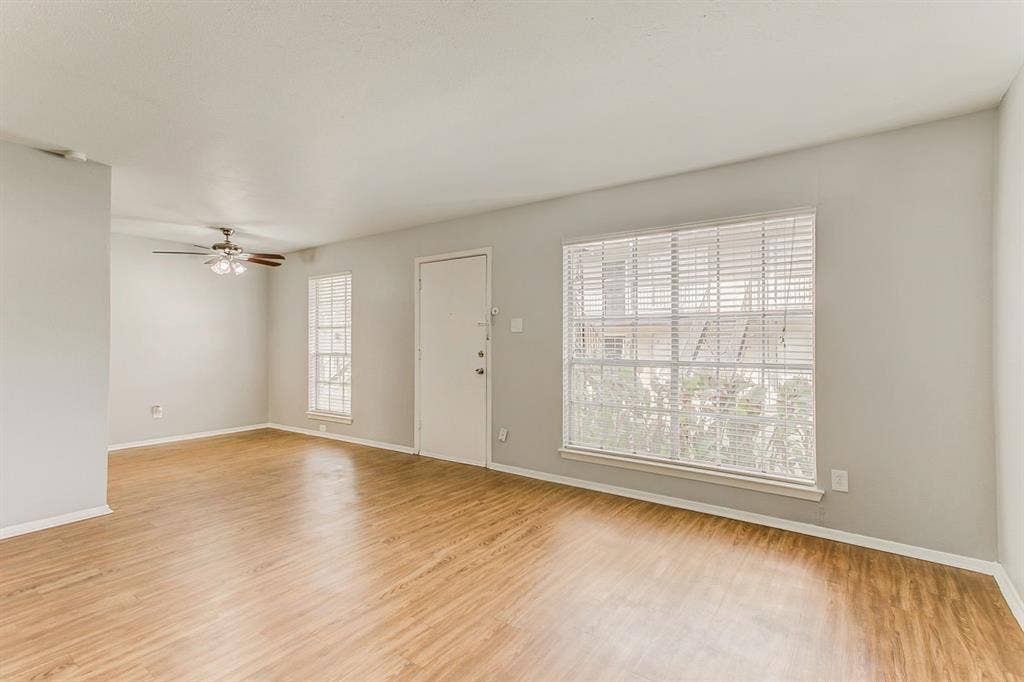 2200 W Lowden Street, #5, Fort Worth, TX 76110 2200 W Lowden Street, #5, Fort Worth, TX 76110