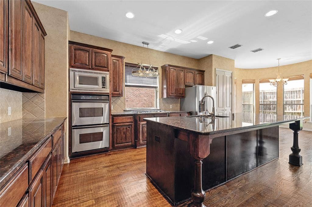 7005 Kenswick Drive, Plano, TX 75024 7005 Kenswick Drive, Plano, TX 75024