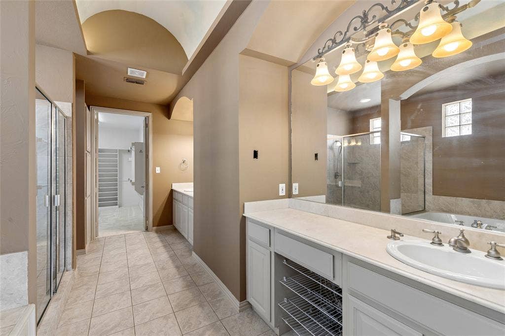 7005 Kenswick Drive, Plano, TX 75024 7005 Kenswick Drive, Plano, TX 75024