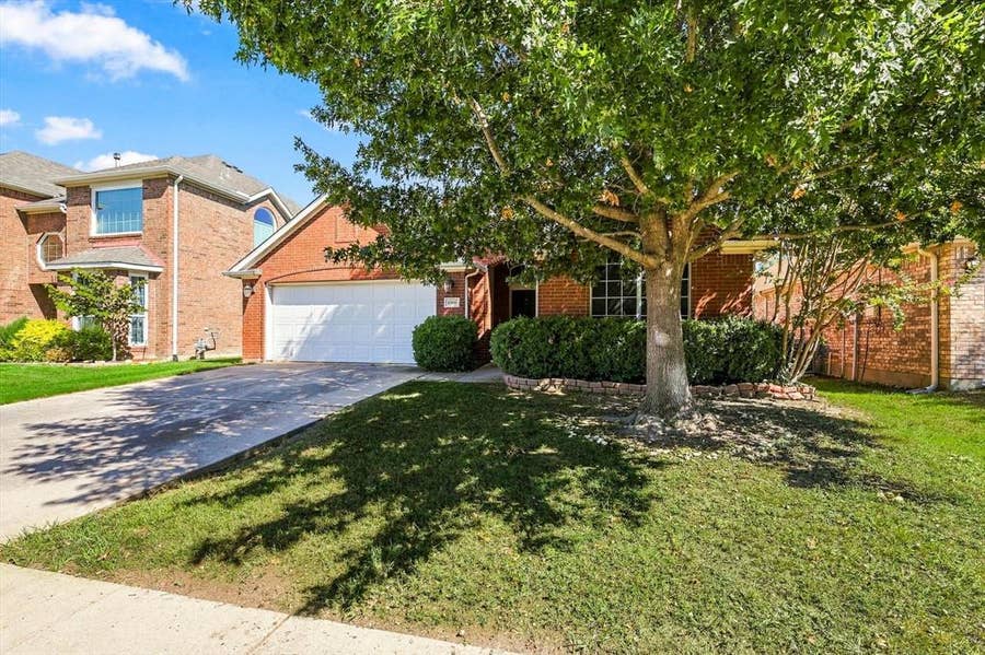 Property photo for 10500 Jaybird Drive, Fort Worth, TX