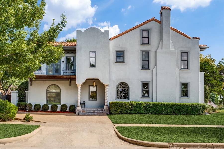 Property photo for 6703 Country Club Circle, Dallas, TX