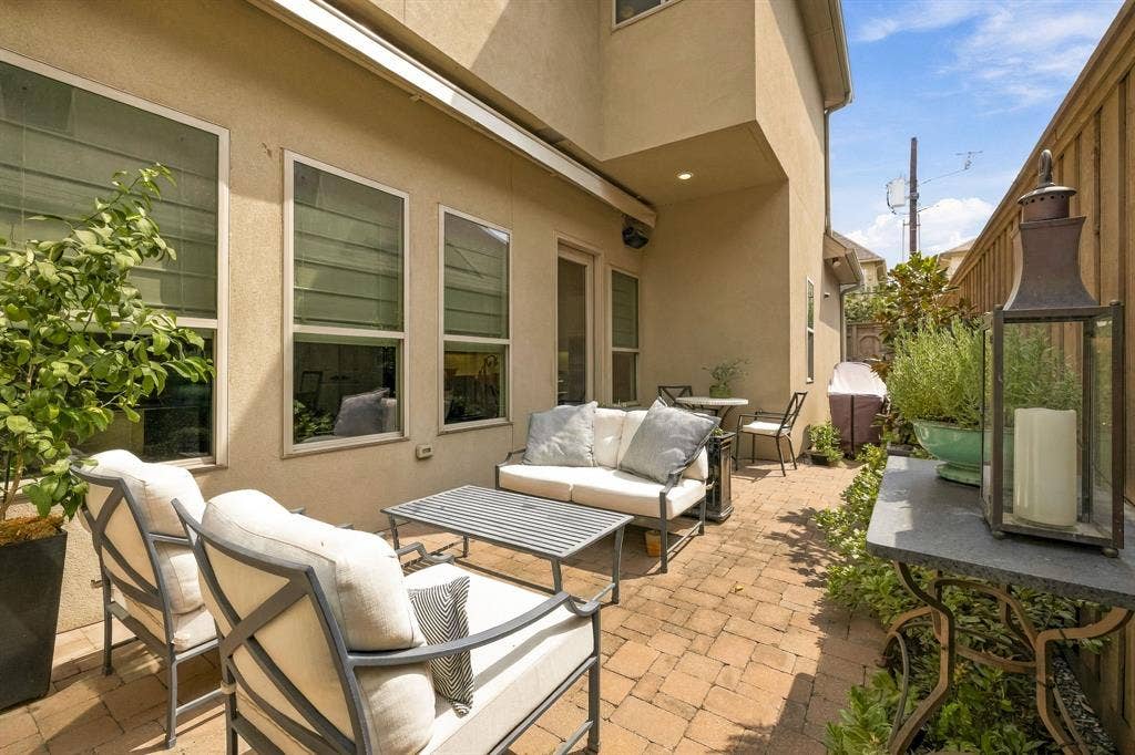 3710 Fairfax Avenue, Dallas, TX 75209 3710 Fairfax Avenue, Dallas, TX 75209