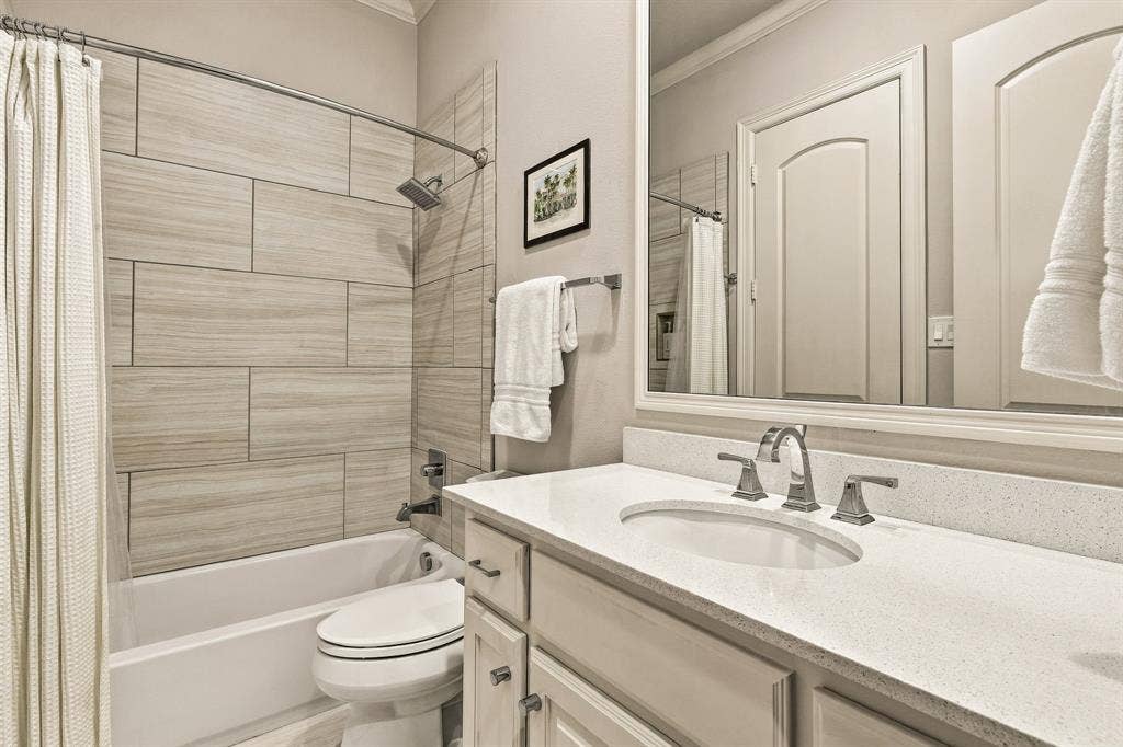 3710 Fairfax Avenue, Dallas, TX 75209 3710 Fairfax Avenue, Dallas, TX 75209