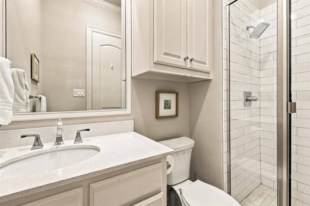 3710 Fairfax Avenue, Dallas, TX 75209 3710 Fairfax Avenue, Dallas, TX 75209