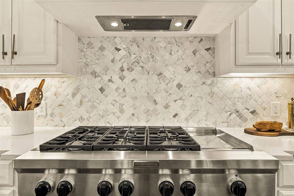 3710 Fairfax Avenue, Dallas, TX 75209 3710 Fairfax Avenue, Dallas, TX 75209
