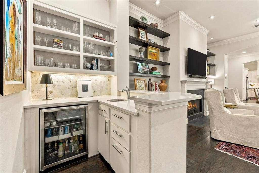 3710 Fairfax Avenue, Dallas, TX 75209 3710 Fairfax Avenue, Dallas, TX 75209