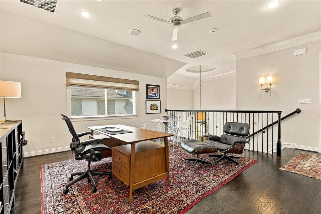3710 Fairfax Avenue, Dallas, TX 75209 3710 Fairfax Avenue, Dallas, TX 75209