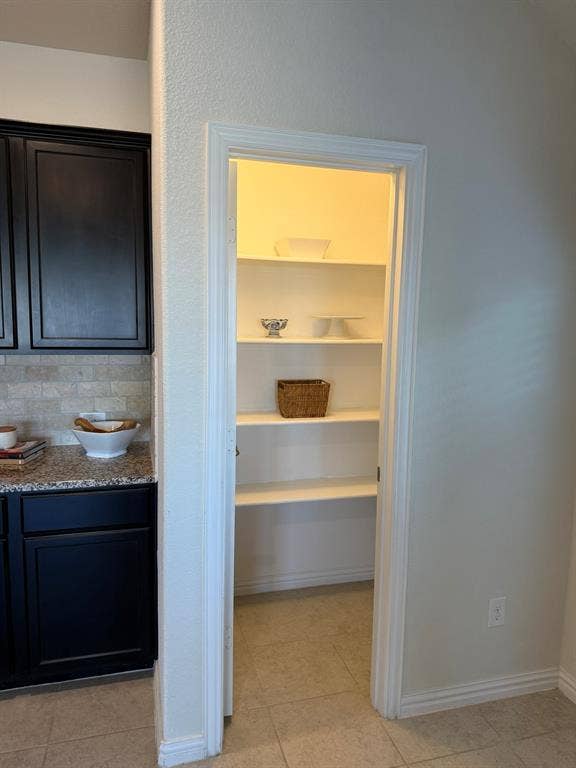 8529 Grand Oak Road, Fort Worth, TX 76123 Walk-in pantry