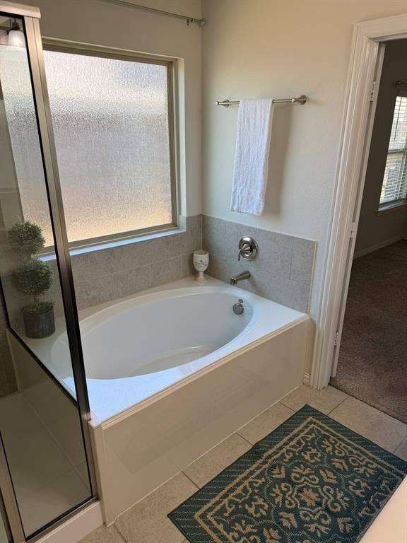 8529 Grand Oak Road, Fort Worth, TX 76123 Primary Garden Tub