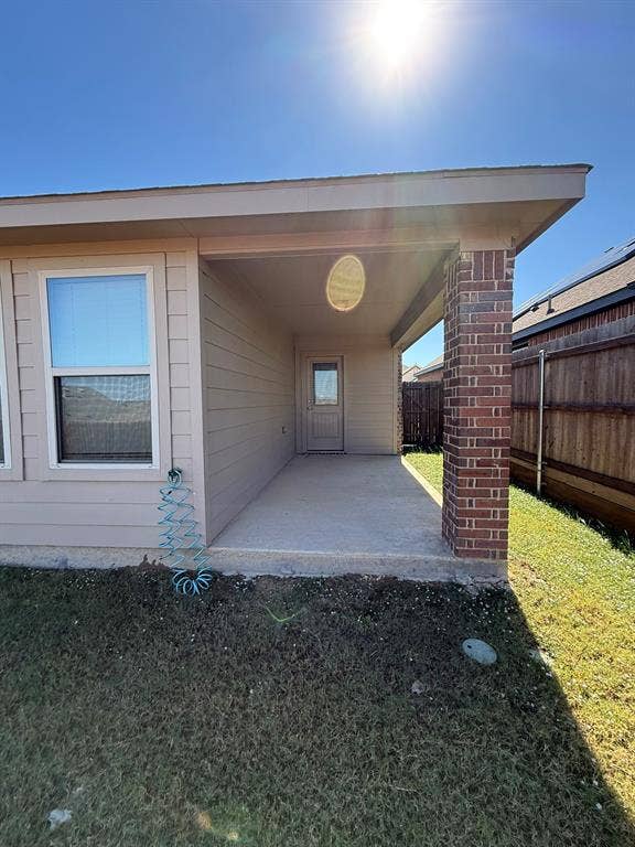 8529 Grand Oak Road, Fort Worth, TX 76123 Covered back patio