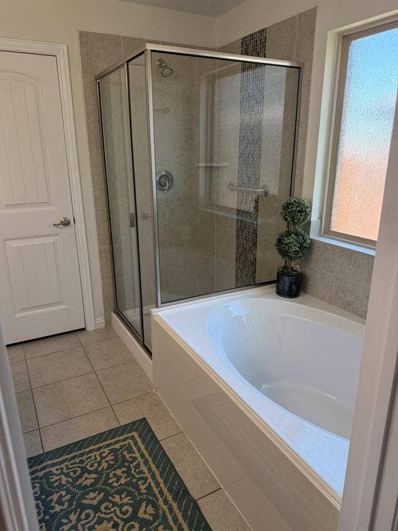 8529 Grand Oak Road, Fort Worth, TX 76123 Primary Bathroom
