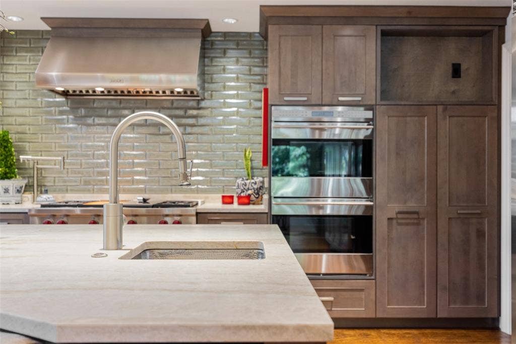 11117 Eastview Circle, Dallas, TX 75230 11117 Eastview Circle, Dallas, TX 75230