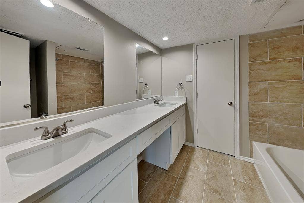 6700 Alissa Drive, Rowlett, TX 75089