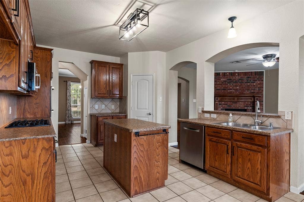 320 Montana Trail, Murphy, TX 75094 320 Montana Trail, Murphy, TX 75094